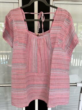 Size S Easel Womens Pink Striped Short-Sleeve Top. Tie in back at neck. NWT!